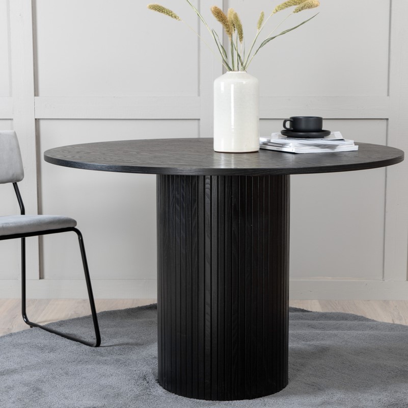 Floyd - Spisebord i sort egefiner, diameter 110 cm.