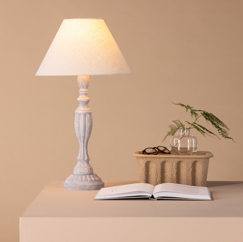 Billede af Newry- Bordlampe i beige træ og skærm af stof