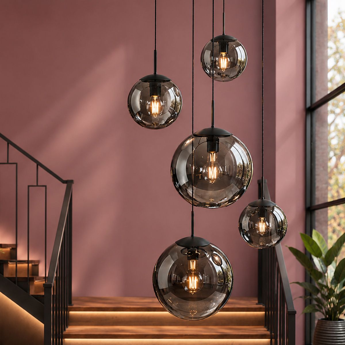Bowie - loftlampe i sort metal og røgfarvet glas