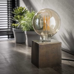 Cube - Bordlampe i metal med finish i antik bronze