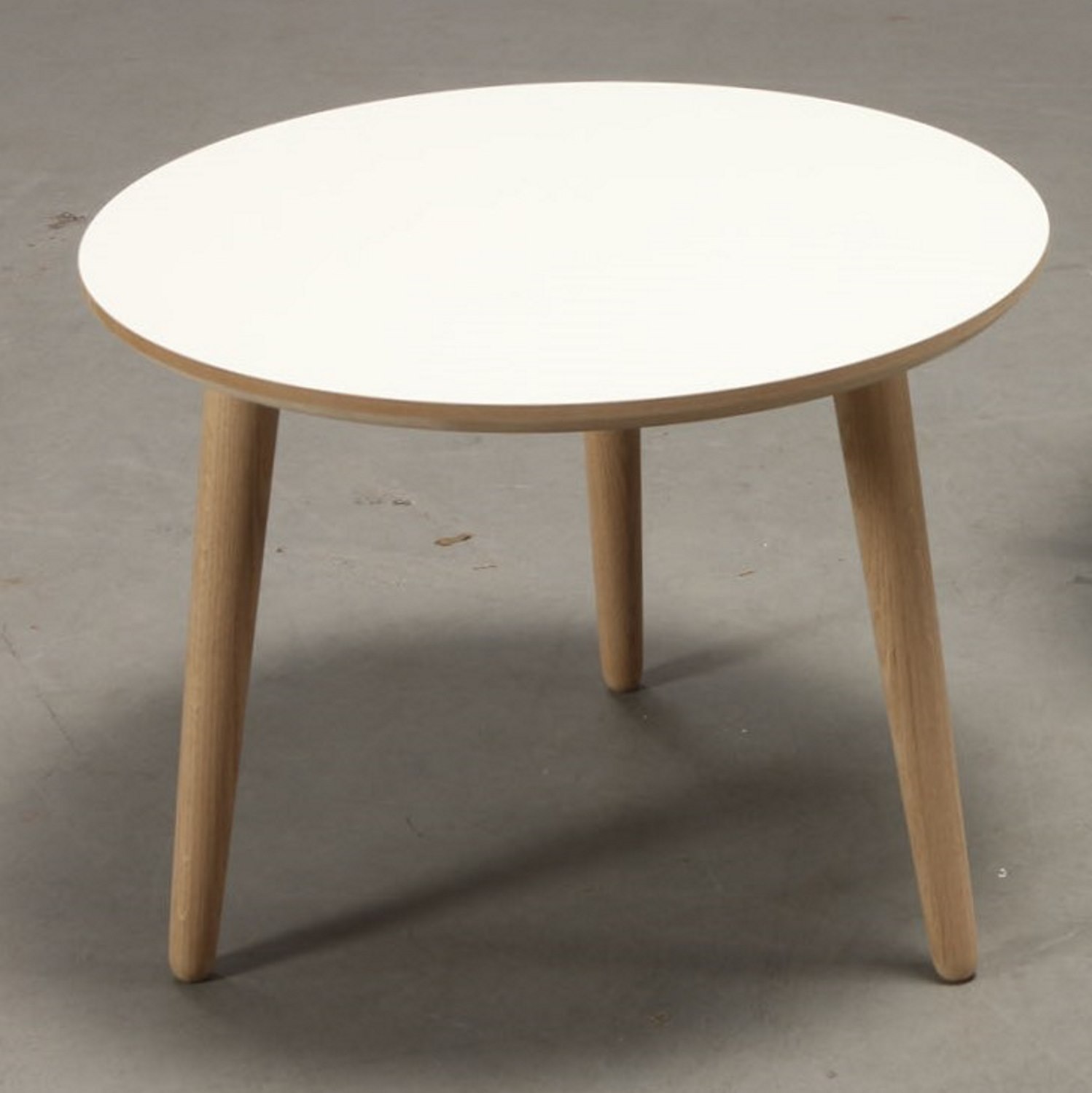 klud nåde Specialitet CT 20 - Sofabord i hvid laminat med ege ben, vælg mellem 4 størrelser -  Sofaborde i nordisk design - 3-Nordic