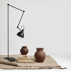 Verdi - Gulvlampe i sort metal