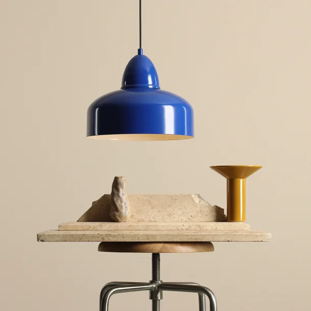 Kosmo - Loftlampe i koboltbl metal