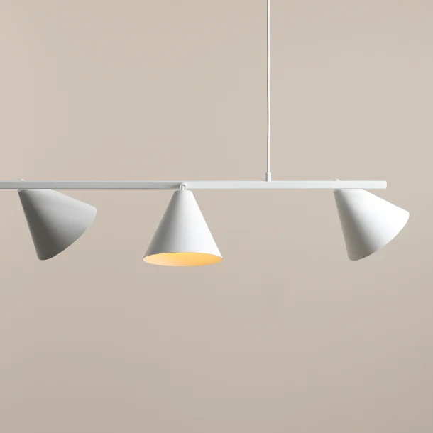 Frigg - Loftlampe i hvid metal