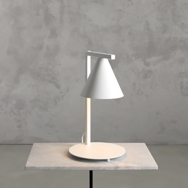 Frigg- Bordlampe i hvid metal