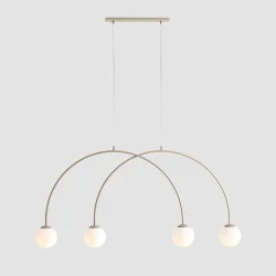 Twiggy - Loftlampe i beige farvet metal og 4 hvide glaskupler, bredde 130 cm.
