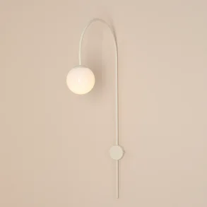 Twiggy - Vglampe i cremefarvet metal og hvidt glas