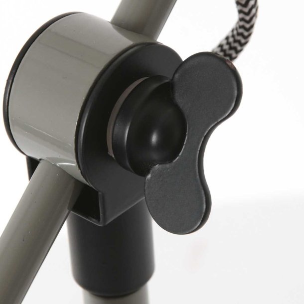 Brandon - bordlampe i tre metalfarver