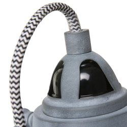 Brandon - bordlampe i tre metalfarver