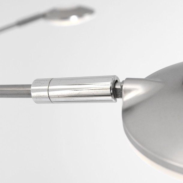 Metz - Guldlampe med fem skrme i stl eller sort metal