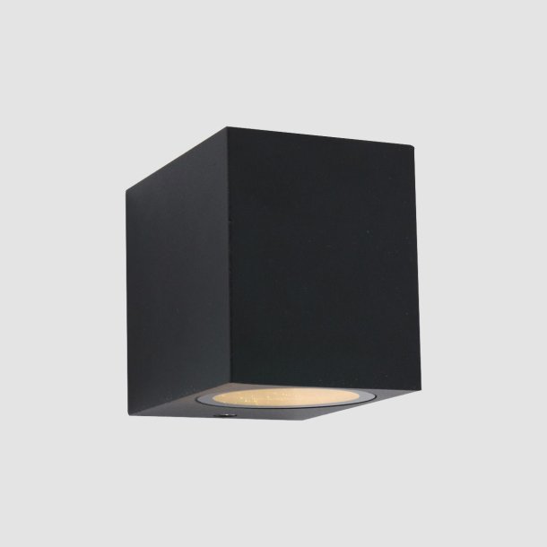 Burlata - udendrslampe i metal, firkantet design hjde 8 cm.