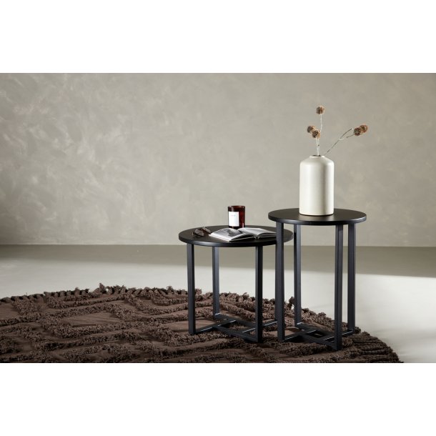 Junior - Sofabord i sort metal og sort tr, diameter 50 cm.