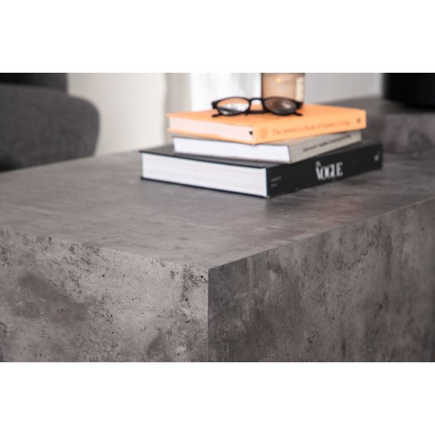 Blockit - Sofabord i beton look, 40 x 40 cm.