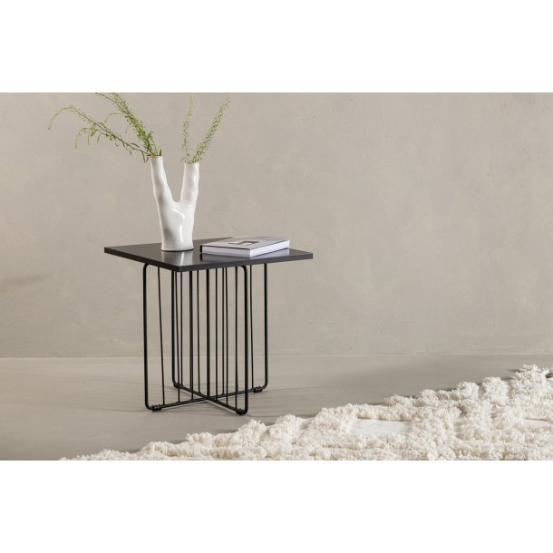 Cawey- Sofabord i sort stl og sort topplade, 60 x 60 cm.