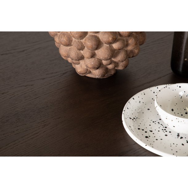 Cerca - Spisebord i mocca farvet egefiner, diameter 120 cm.