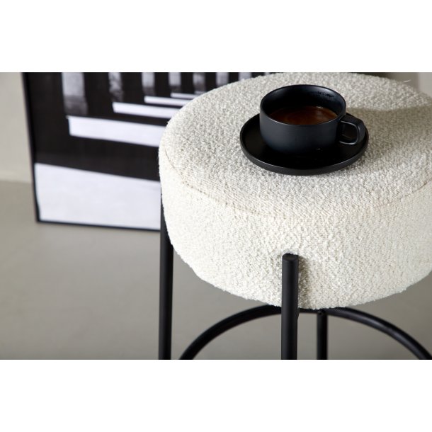 Lerwick- Barstol i metal og hvid boucle, hjde 70 cm.