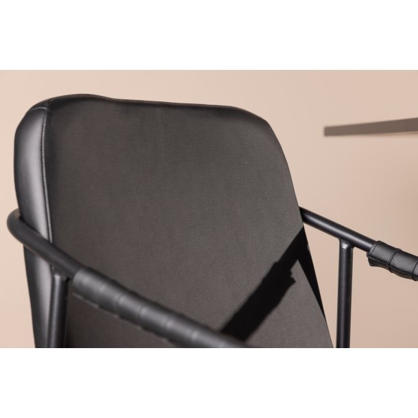 Rocky - 2 Barstole i sort kunstlder og metal