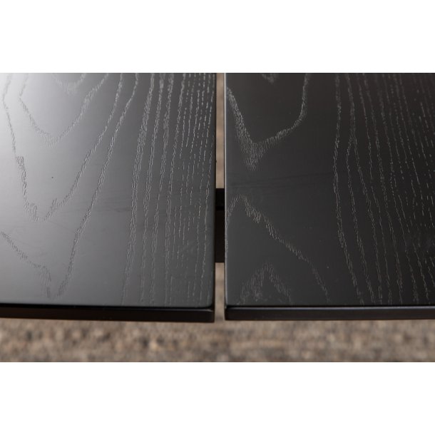 March - Spisebord i sort finer og metal, 90 x 190 cm.