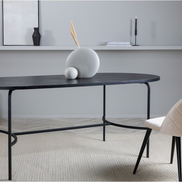 Curvos - Spisebord i sort egefiner og sort understel, oval 90 x 200 cm.