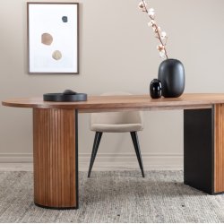 Floyd - Spisebord i valnddefiner, oval 200 x 90 cm.