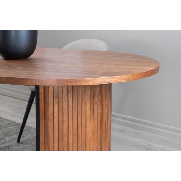 Floyd - Spisebord i valnddefiner, oval 200 x 90 cm.