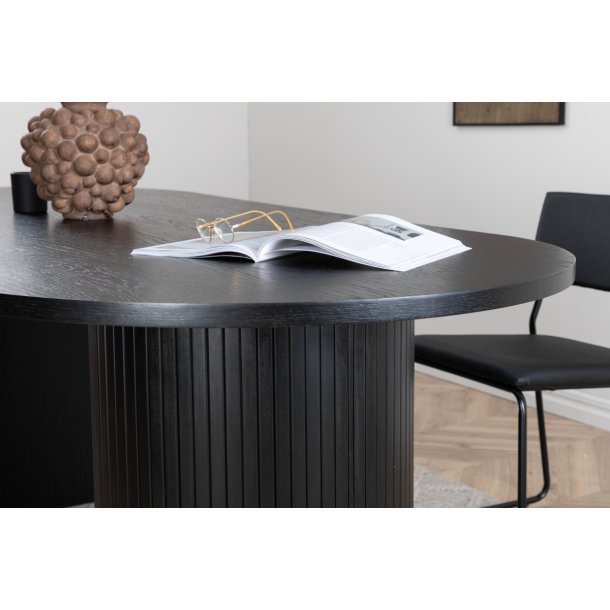 Floyd - Spisebord i sort egefiner, oval 200 x 90 cm.