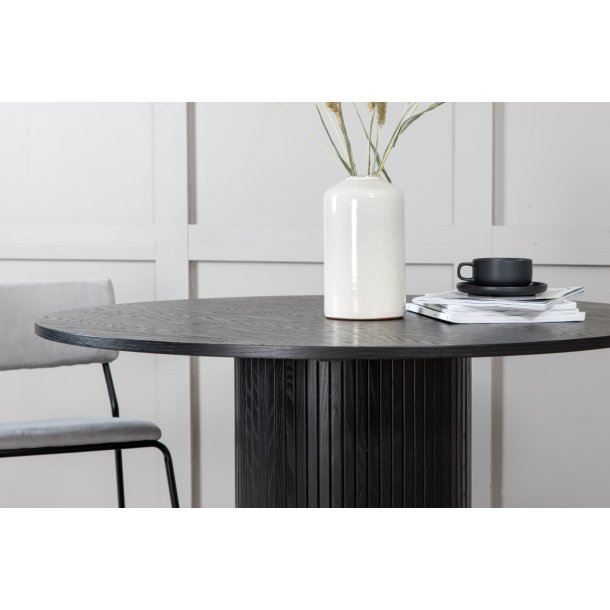 Floyd - Spisebord i sort egefiner, diameter 110 cm.