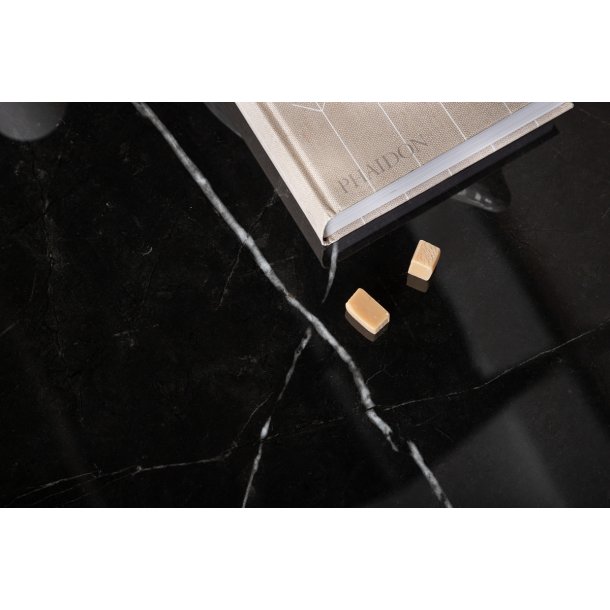 Tubas- Sofabord i sort marmor glas og sort metal, 80 x 80 cm