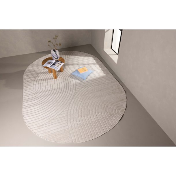 Frosty- Tppe i hvid polypropen, oval 240 x 340 cm.