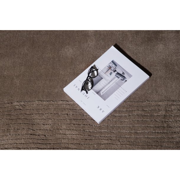 Alcoys - Tppe i brun uld, 253 x 350 cm.