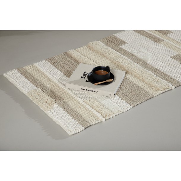 Sixtus  - Entre tppe i mnstret uld, 72 x 200 cm.