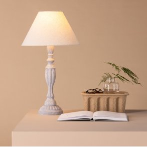 Newry- Bordlampe i beige tr� og sk�rm af stof