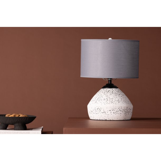 Truro- Bordlampe i terazzo og stofskrm