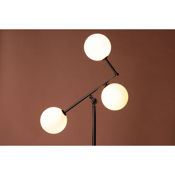 Morton - Gulvlampe i sort metal og glas