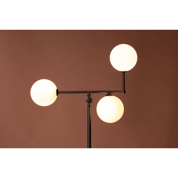 Morton - Gulvlampe i sort metal og glas