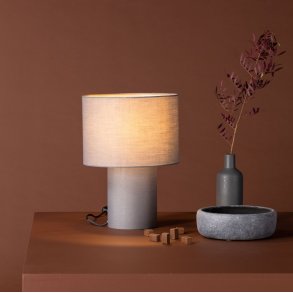 Pong- Bordlampe i lysegr� stof