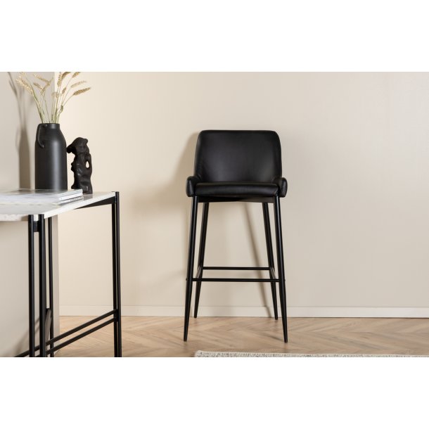 Rusty - 2 Barstole i metal og sde i sort kunstlder