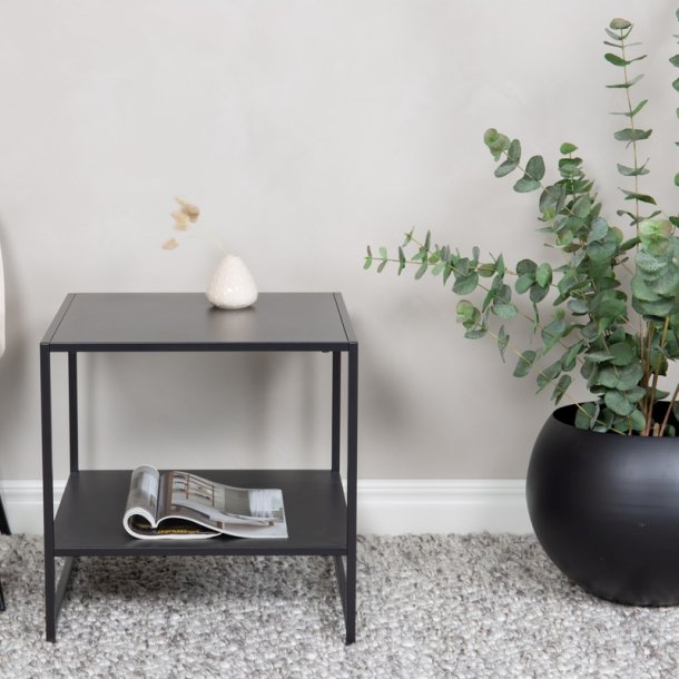 Horst - Sofabord i sort metal, 50 x 50 cm.