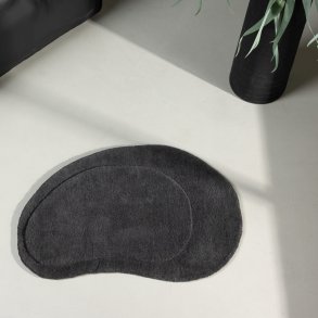 Packo - Drmtte i mrkegr uld, 50 x 75 cm.