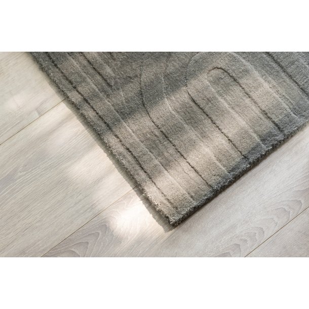 Olav - Drmtte i slvfarvet uld, rektangulr 50 x 80 cm.