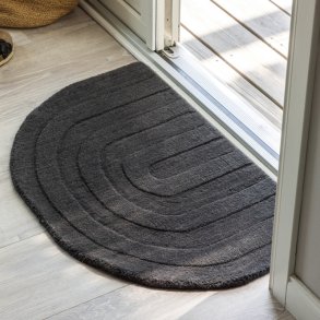 Olav - Drmtte i mrkegr uld, 50 x 80 cm.