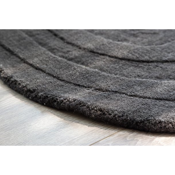 Olav - Drmtte i mrkegr uld, 50 x 80 cm.