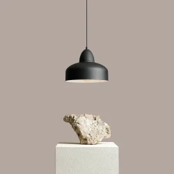 Kosmo - Loftlampe i sort metal