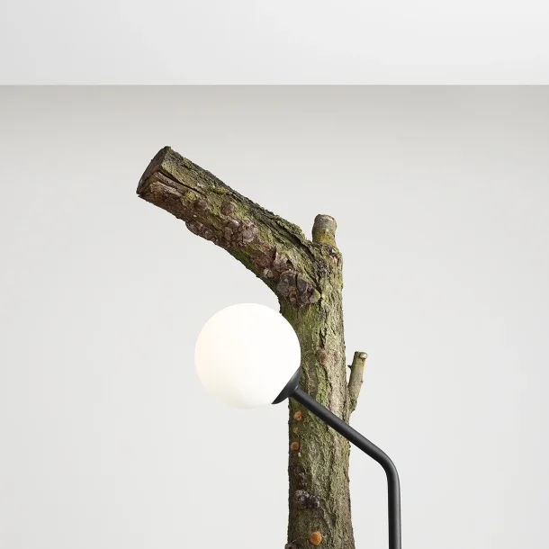 Limelight - Bordlampe i sort metal og hvidt glas