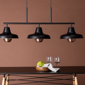 Kroken - Loftlampe i sort metal med tre sk�rme