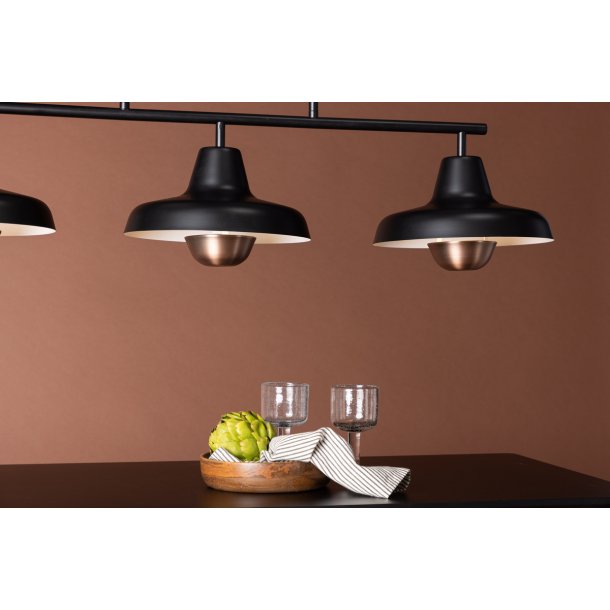 Kroken - Loftlampe i sort metal med tre skrme