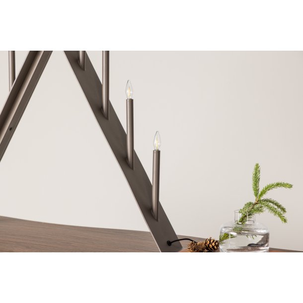 Topps - Bordlampe i mocca farvet metal med 9 dmpbare Led-prer