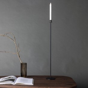 Delero - Lysestage i sort metal med LED lys, hjde 102 cm.