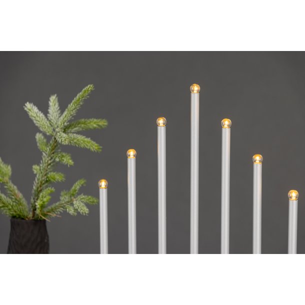 Smokey- Bordlampe i slvfarvet metal med syv dmpbare LED-lys
