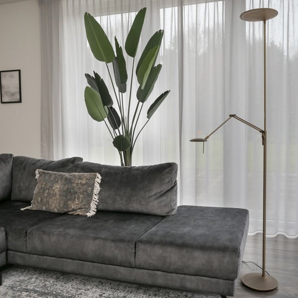 Amora - Dobbelt gulvlampe i tre forskellige finish